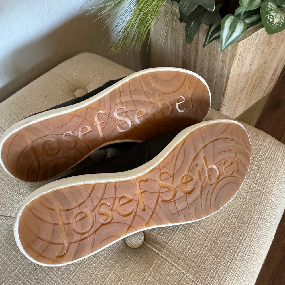 Josef Seibel Sina Leather Slip Ons size 9 (40) like new - Picture 6 of 6